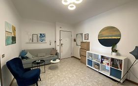 Dolce Alba: 2 Bedroom Apartment 8Min Walk From The Beach